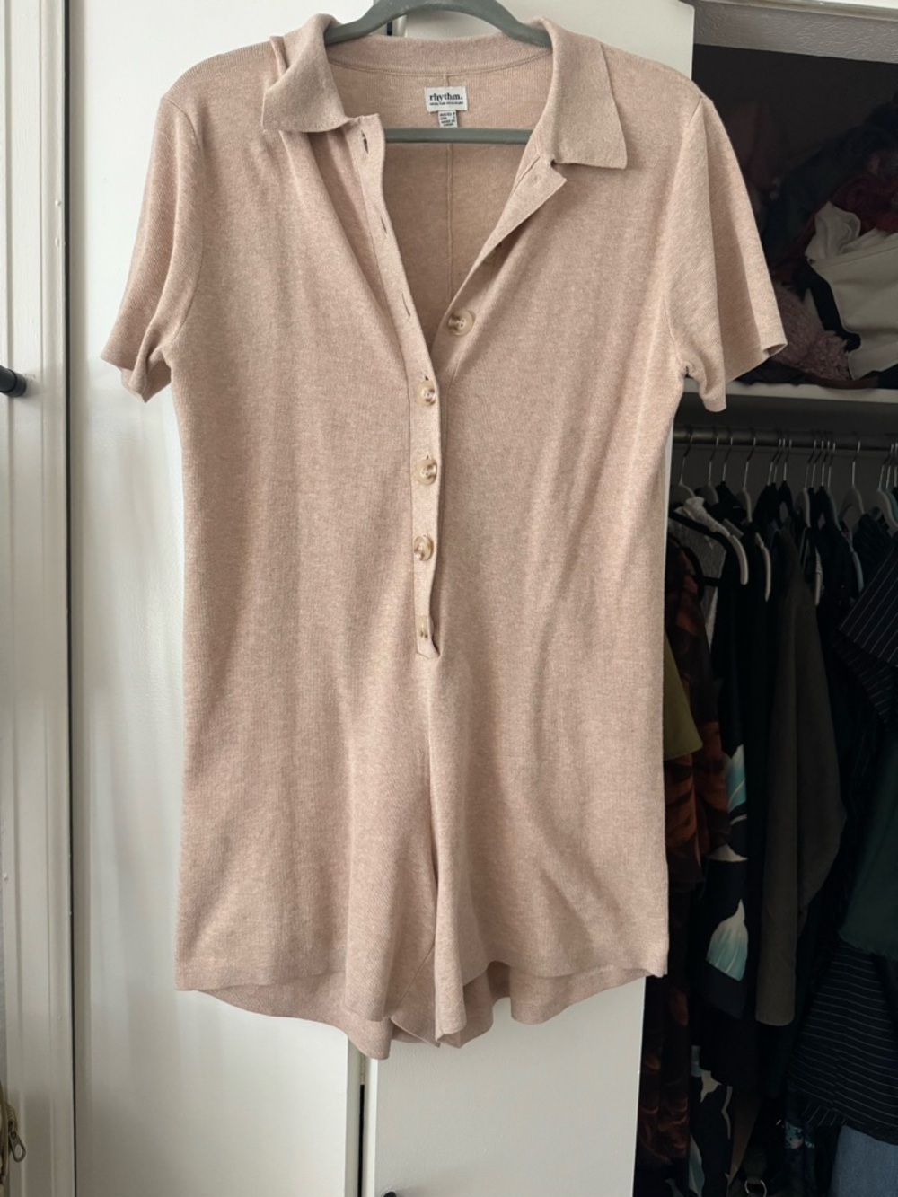 Soft beige Short-Sleeve Button Romper